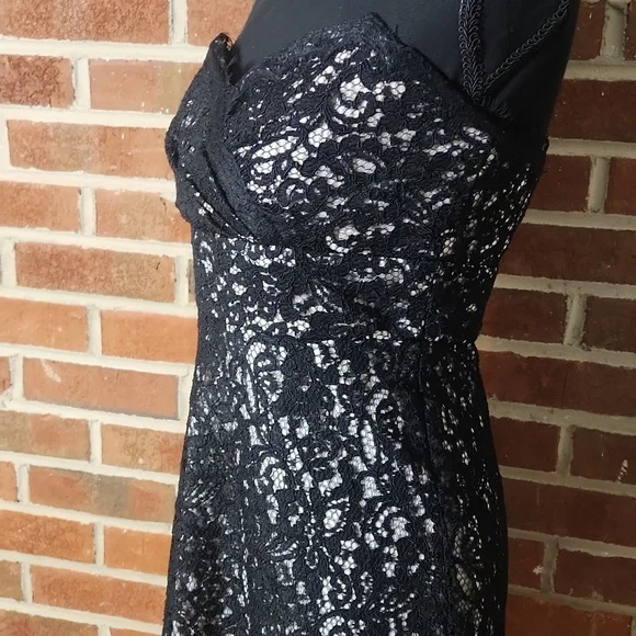 White House Black Market Strapless Dress, Size 4 - Picture 2 of 7